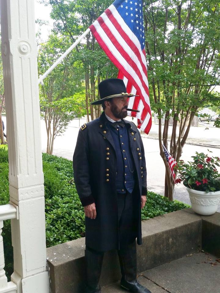 Baer Williams BnB Grant standing flag Vicksburg P Rexrode
